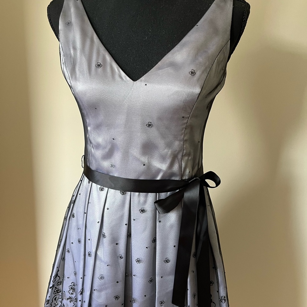 Evening dress -sleeves - Picture 2 of 11